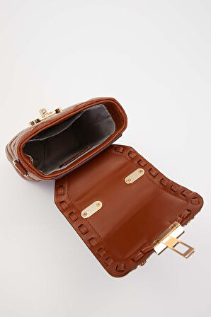 Kapitone Nakış ve Zincir Örgü Detaylı Şık Kadın Telefon Çantası El ve Omuz Kullanımlı LV930584 Camel