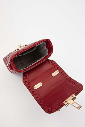 Kapitone Nakış ve Zincir Örgü Detaylı Şık Kadın Telefon Çantası El ve Omuz Kullanımlı LV930584 Bordo