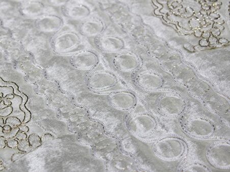 Çeyiz Diyarı Fransız Güpürlü Lisa Kadife Seccade Krem Gold
