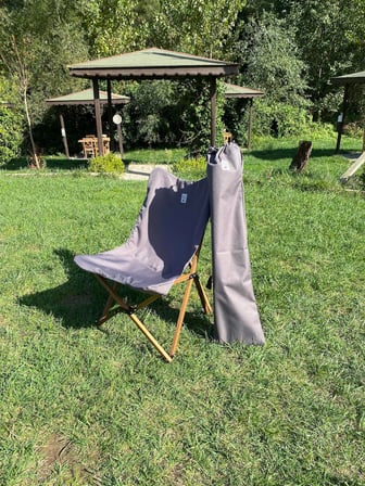 BAG THE JOY KATLANIR AHŞAP KAMP ve BAHÇE SANDALYESİ – KAHVERENGİ İSKELET – KOYU GRİ KILIF