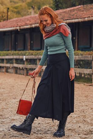 Biye Detaylı Asimetrik Kesimli Kloş Etek