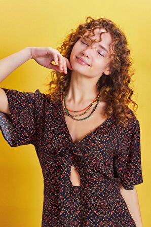 Pencere Detay Bağlamalı V Yaka Bohem Mini Elbise