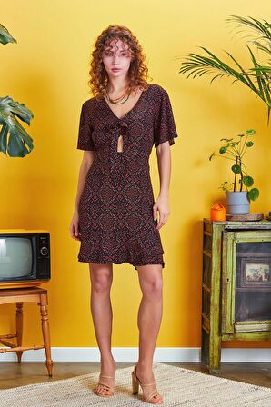 Pencere Detay Bağlamalı V Yaka Bohem Mini Elbise