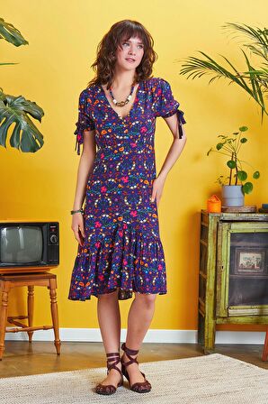 Ön Yırtmaçlı Çiçek Desenli Bohem Elbise