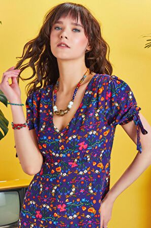 Ön Yırtmaçlı Çiçek Desenli Bohem Elbise