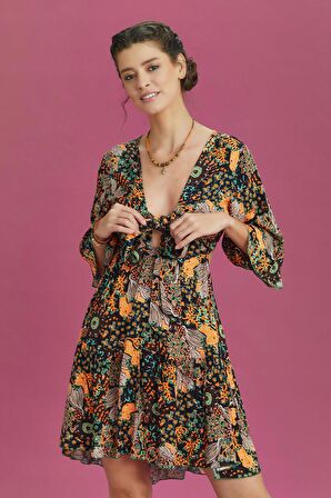 Önden Bağlamalı Yarım Kol Kısa Elbise