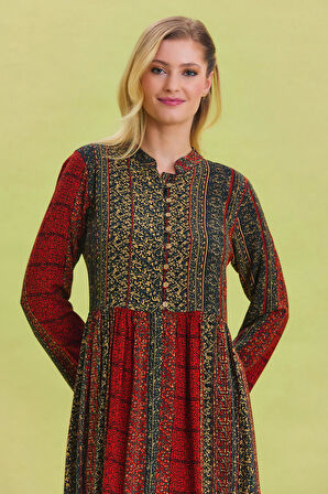 Bisiklet Yaka Düğme Detaylı Uzun Kolu Elbise