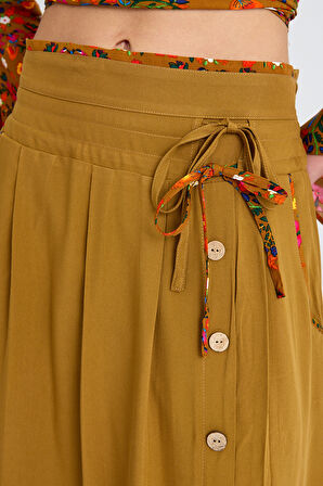 Bohem Tarz Düğme Detaylı Kloş Etek