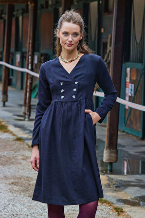 V Yaka Düğme Detaylı Fermuar Kapamalı Uzun Kollu Elbise