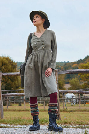 V Yaka Düğme Detaylı Fermuar Kapamalı Uzun Kollu Elbise