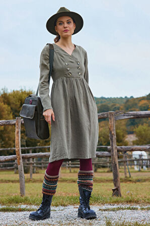 V Yaka Düğme Detaylı Fermuar Kapamalı Uzun Kollu Elbise