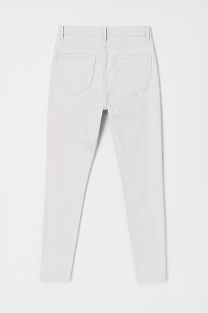 Kadın Yüksek Bel Slim Fit Dar Paça Beyaz Jean Pantolon