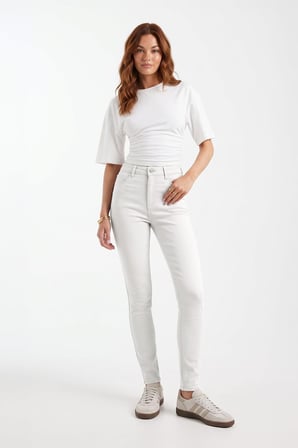 Kadın Yüksek Bel Slim Fit Dar Paça Beyaz Jean Pantolon