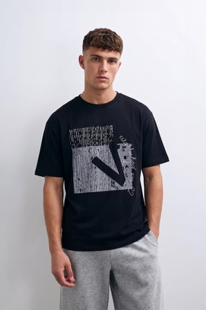 Erkek Bisiklet Yaka Baskı Detay Siyah T-shirt