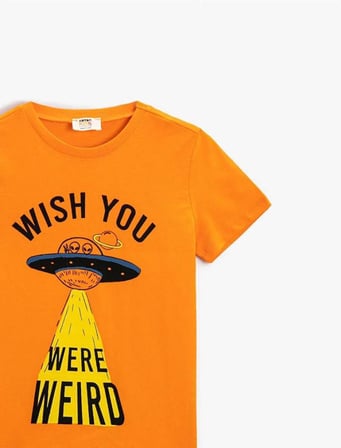 Koton Erkek Çocuk Ufo Baskılı Kısa Kollu Tişört Pamuklu Bisiklet Yaka