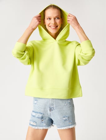 Uzun Kollu Kapüşonlu Sweatshirt