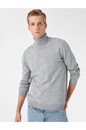 Basic Turtleneck Sweater