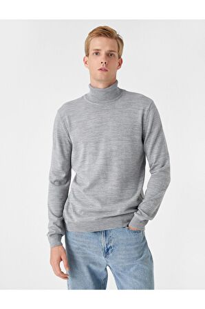 Basic Turtleneck Sweater