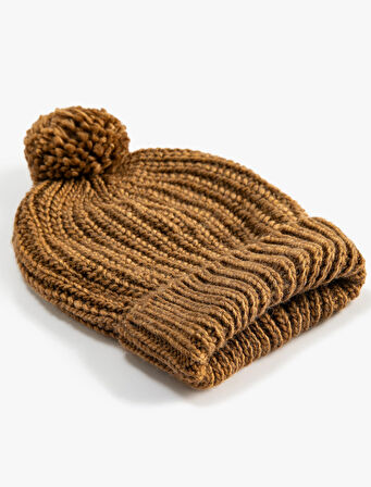 Ponpon Detaylı Lastikli Örgü Bere