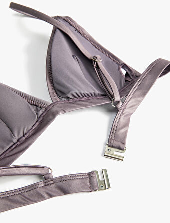 Üçgen Bikini Üstü Parlak Kaplı İnce Askılı