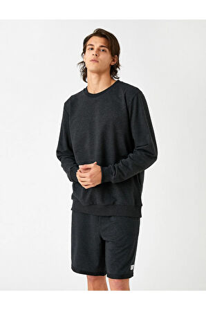 Basic Sweatshirt