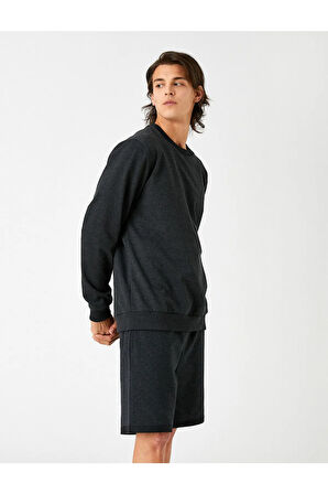 Basic Sweatshirt