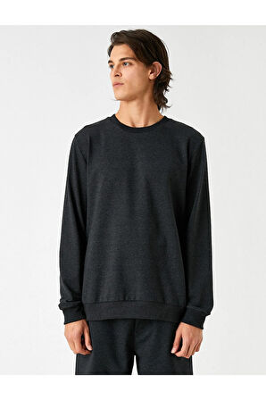 Basic Sweatshirt