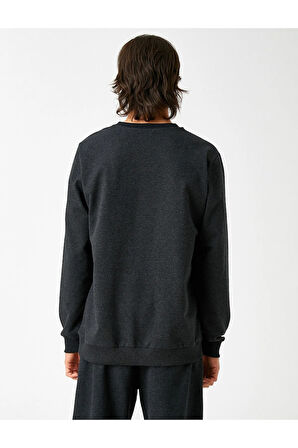 Basic Sweatshirt