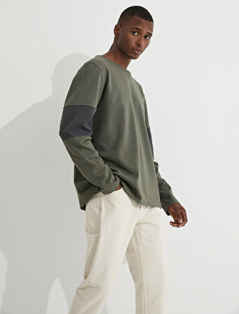 Bisiklet Yaka Etiketli Sweatshirt