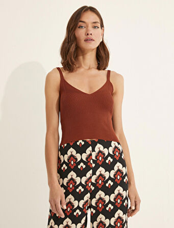 Melis Ağazat X Koton - V Yaka Triko Atlet