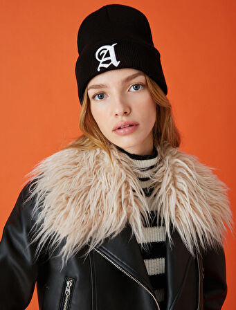 Harf İşlemeli Bere