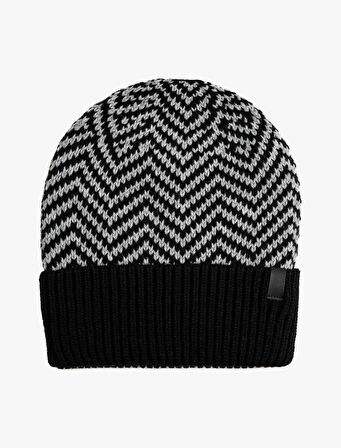 Katlama Detaylı Bere Balıksırtı Örgülü