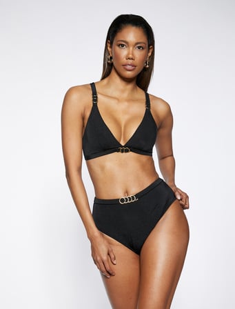 Üçgen Bikini Üstü Metal Aksesuar Detaylı Kaplı