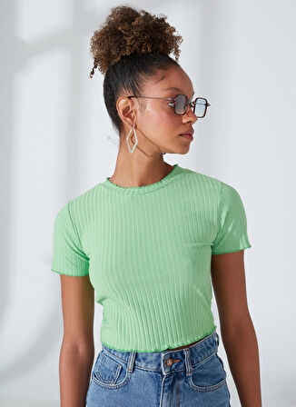 Koton Bisiklet Yaka Düz Yeşil Kadın T-Shirt 3SAK50007EK