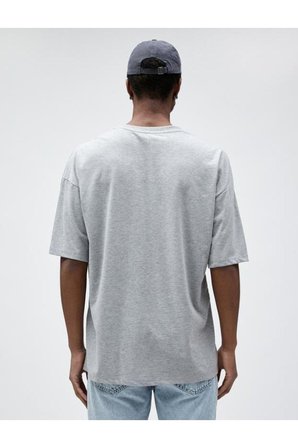 Basic Oversize Tişört Bisiklet Yaka Kısa Kollu