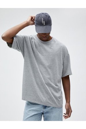 Basic Oversize Tişört Bisiklet Yaka Kısa Kollu