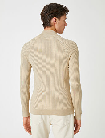 Basic Triko Kazak Yarım Balıkçı Yaka