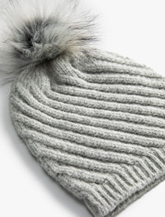 Örgü Bere Peluş Ponponlu