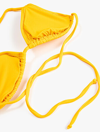 Üçgen Bikini Üstü Boyundan Bağlamalı Kaplı