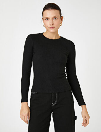 Uzun Kollu Tişört Düğme Detaylı