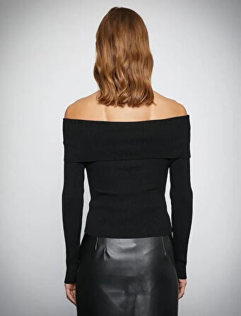 Melis Ağazat X Koton - İpeksi Dokulu Omzu Açık Ribanalı Kazak