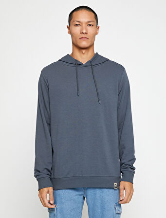 Basic Kapşonlu Sweatshirt Etiket Baskılı Uzun Kollu