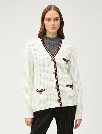 Melis Ağazat X Koton - Düğme Detaylı V Yaka Cepli Örgü Hırka