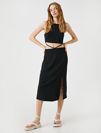 Midi Elbise Pencere Detaylı Yırtmaçlı Halter Yaka