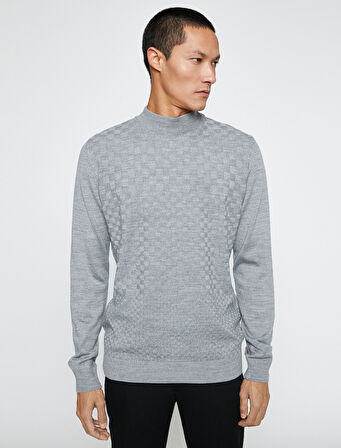 Basic Triko Kazak Yarım Balıkçı Yaka Uzun Kollu Geometrik Desenli