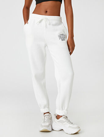 Jogger Eşofman Altı İşlemeli Cep Detaylı Paçası Beli Lastikli
