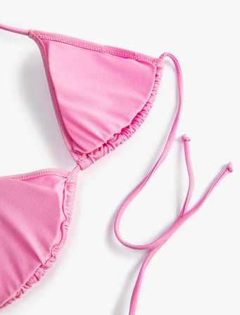 Üçgen Bikini Üstü Boyundan Bağlamalı Kaplı