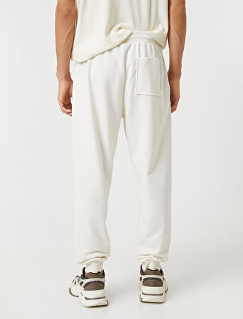 Jogger Eşofman Altı Kuru Kafa Baskılı Beli Bağcıklı Cepli