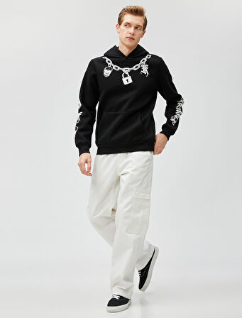 Basic Kapşonlu Sweatshirt Kuru Kafa Baskılı Cep Detaylı