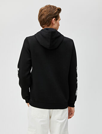 Basic Kapşonlu Sweatshirt Kuru Kafa Baskılı Cep Detaylı